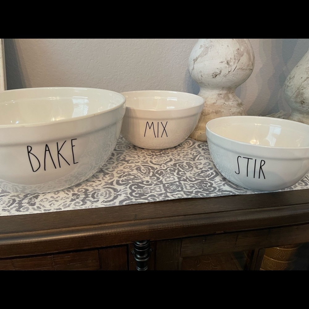 Rae Dunn Mixing Bowls (Plastic)